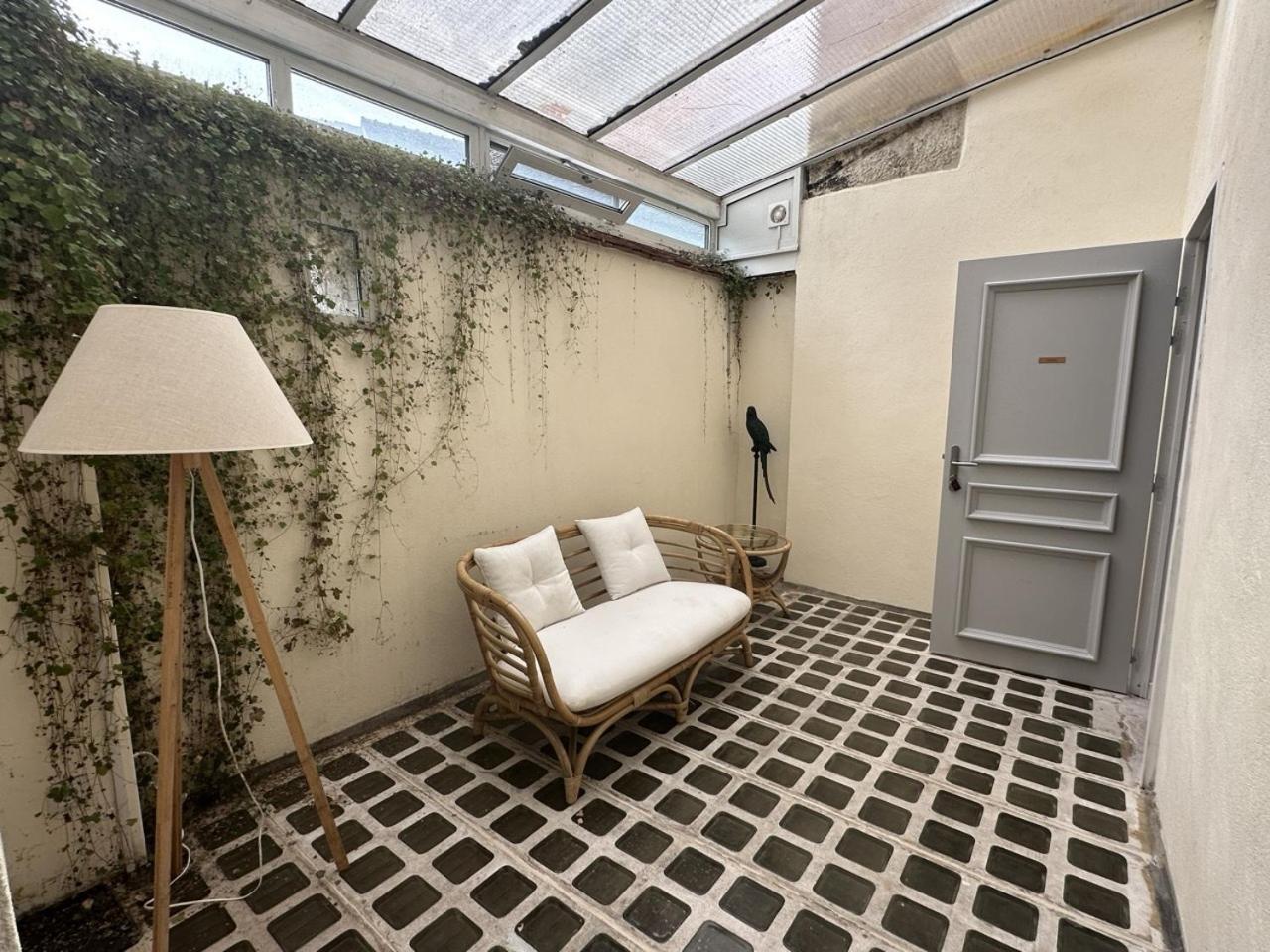 Batisse Paradis- 3 Appartements Calmes Et Elegants Au Centre Historique De Beaune بون الغرفة الصورة