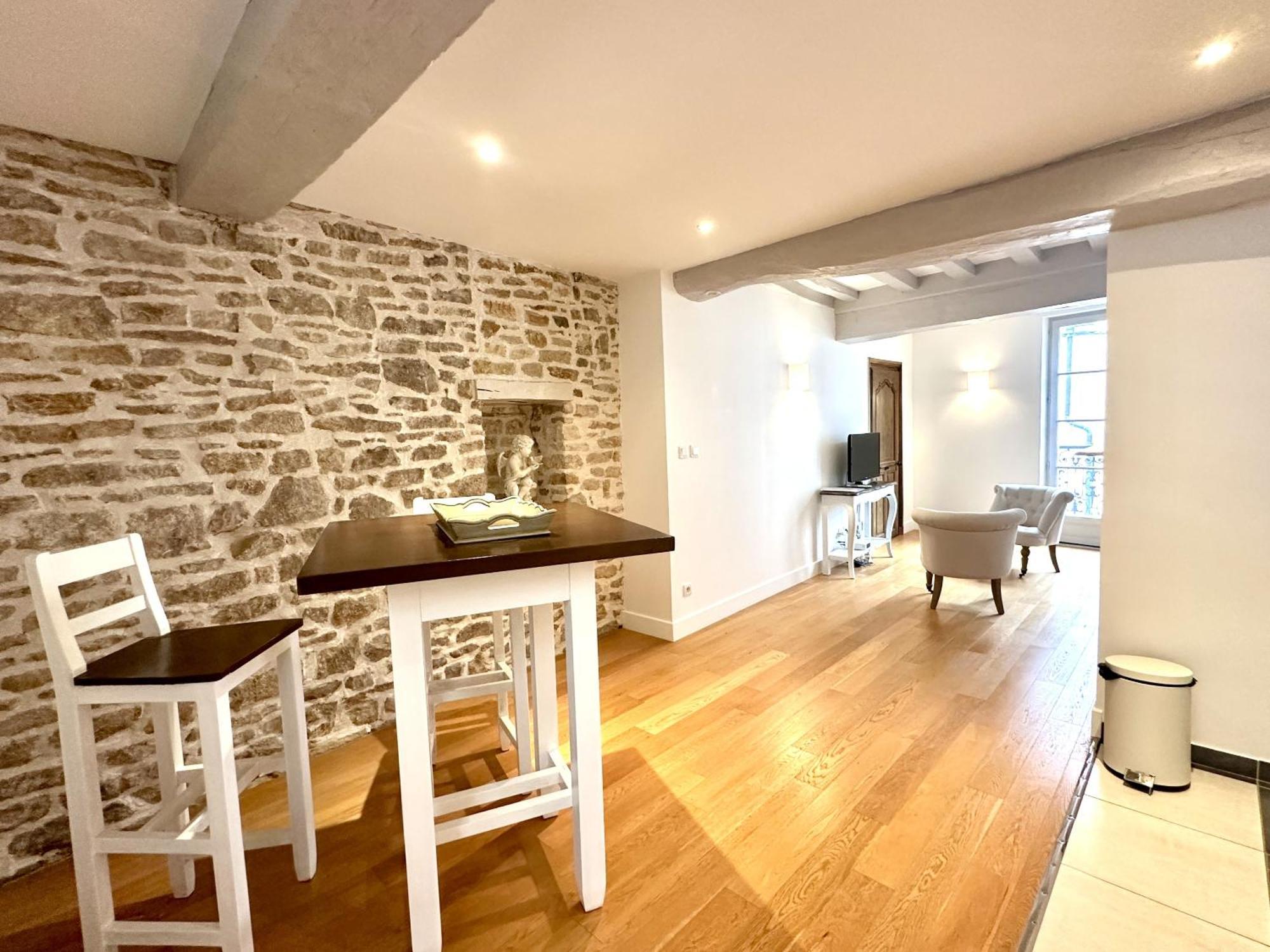 Batisse Paradis- 3 Appartements Calmes Et Elegants Au Centre Historique De Beaune بون المظهر الخارجي الصورة